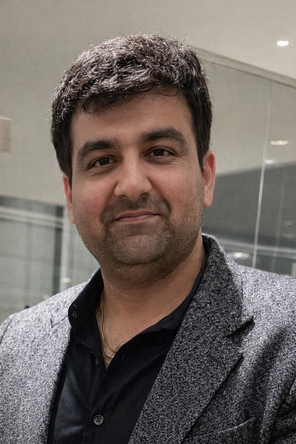 Dr. Vikram Khanna